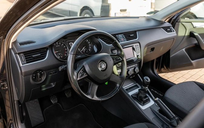 Skoda Octavia cena 27400 przebieg: 192000, rok produkcji 2014 z Mirsk małe 742
